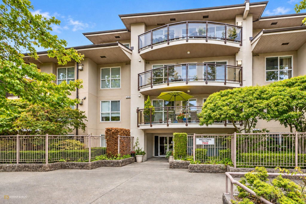 Photo of 7505 138 Street #113, Surrey, BC V3W 0W6 (MLS # R3171935)