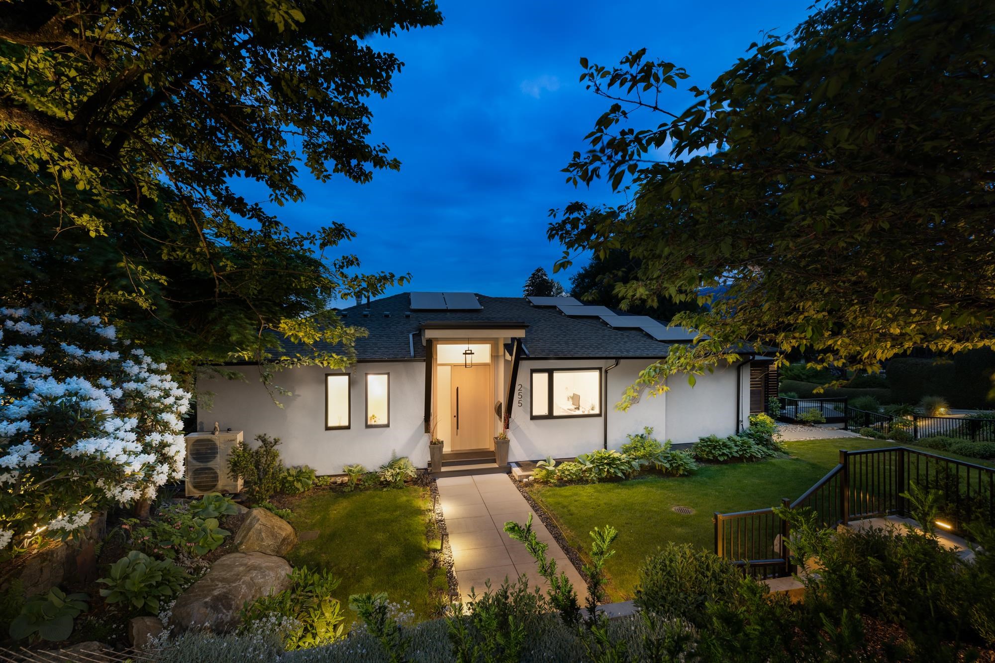 255 Sandringham Crescent