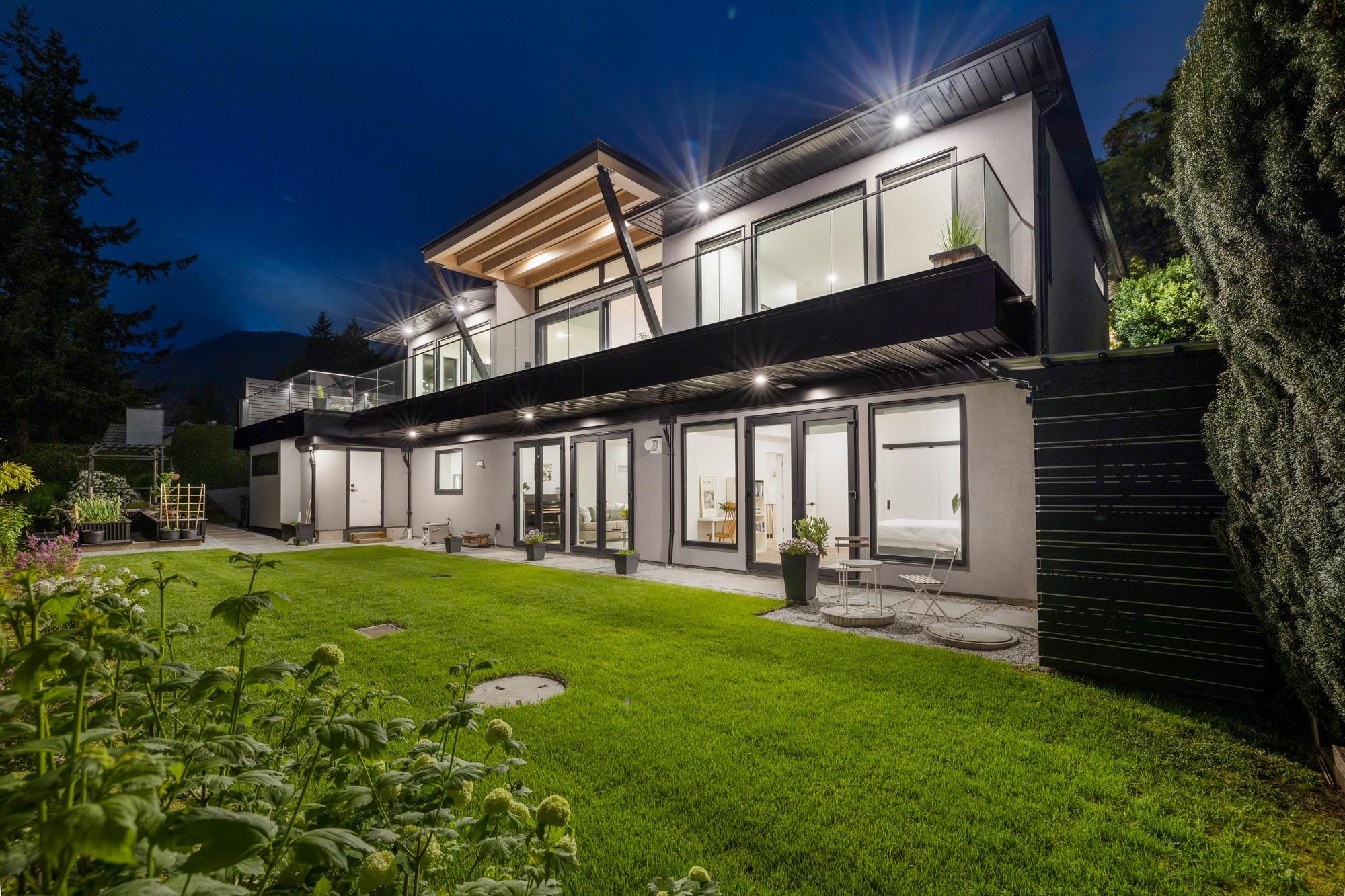 255 Sandringham Crescent