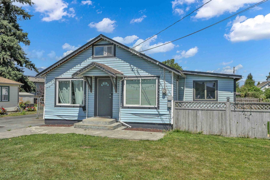 Photo of 46045 Fifth Avenue, Chilliwack, BC V2P 1M6 (MLS # R3137226)