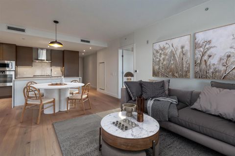 5693 Elizabeth Street 207 Vancouver BC V5Y 3K1