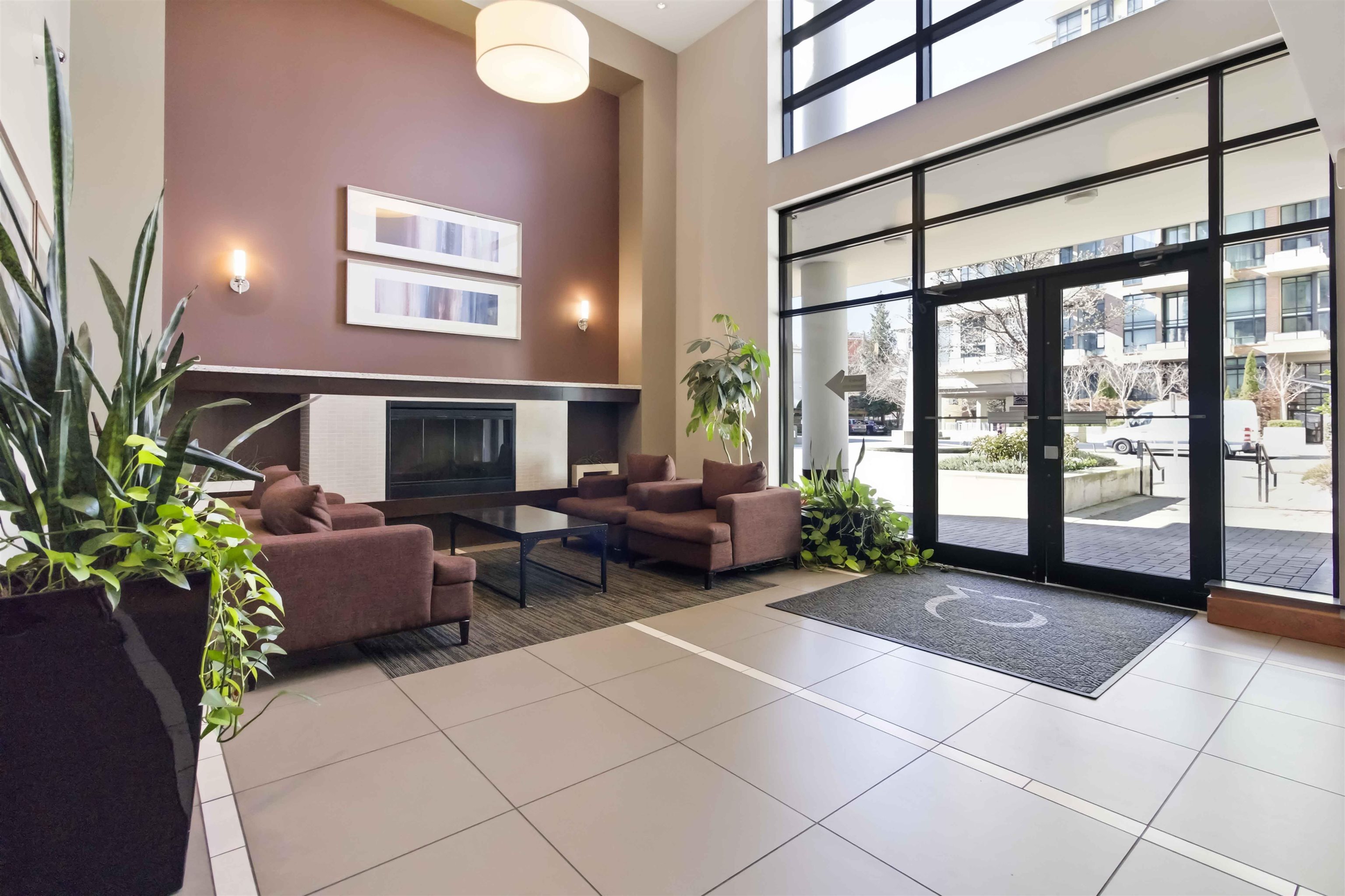 1 Renaissance Square 601