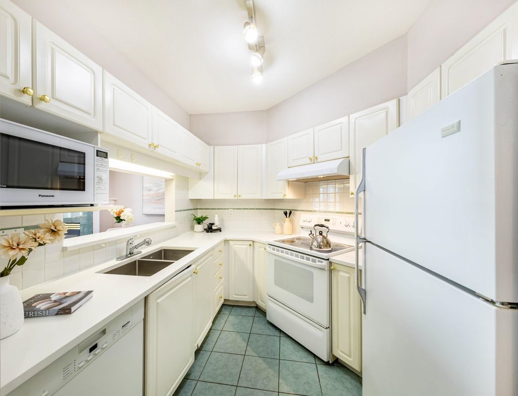 listing image 1106688102660562222