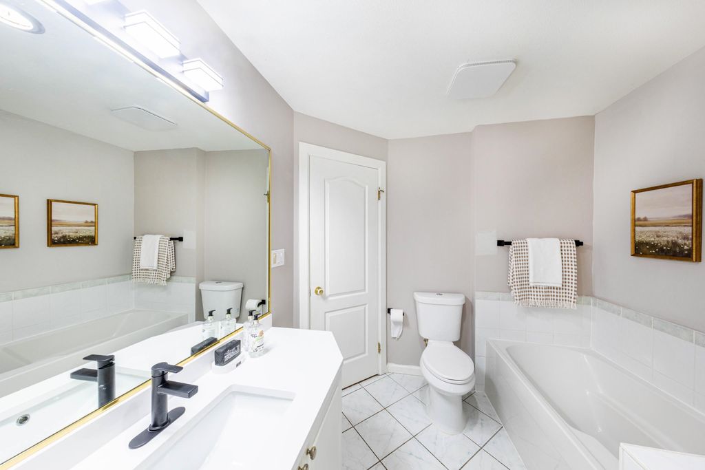listing image 1103976832841546740