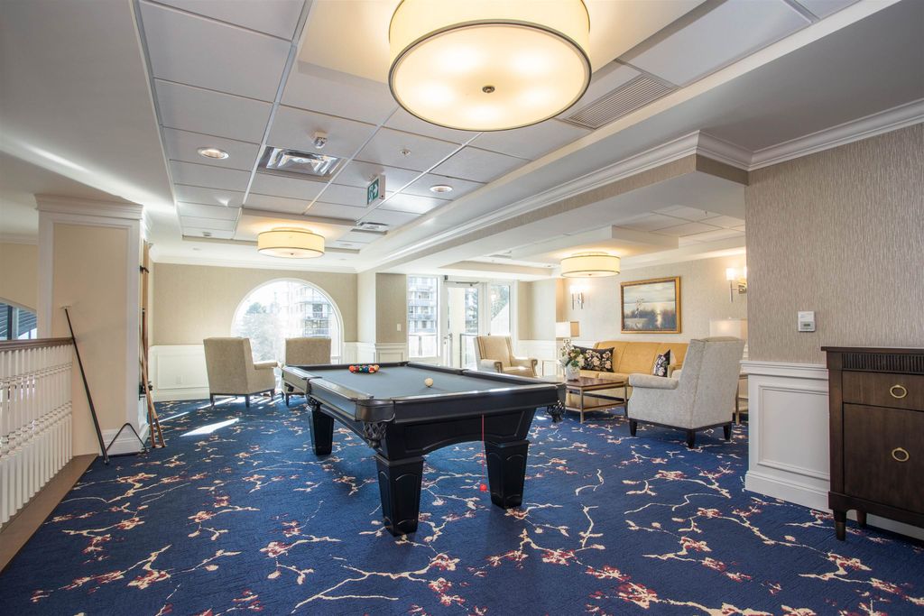 listing image 1101209367048402817