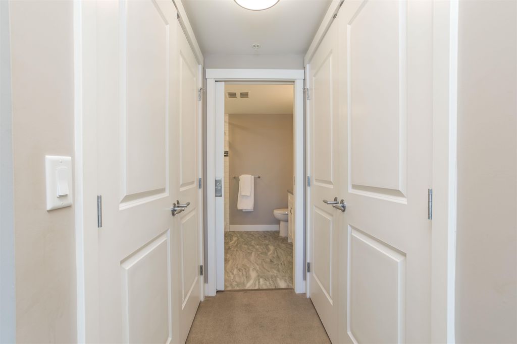 listing image 1101379887438960360