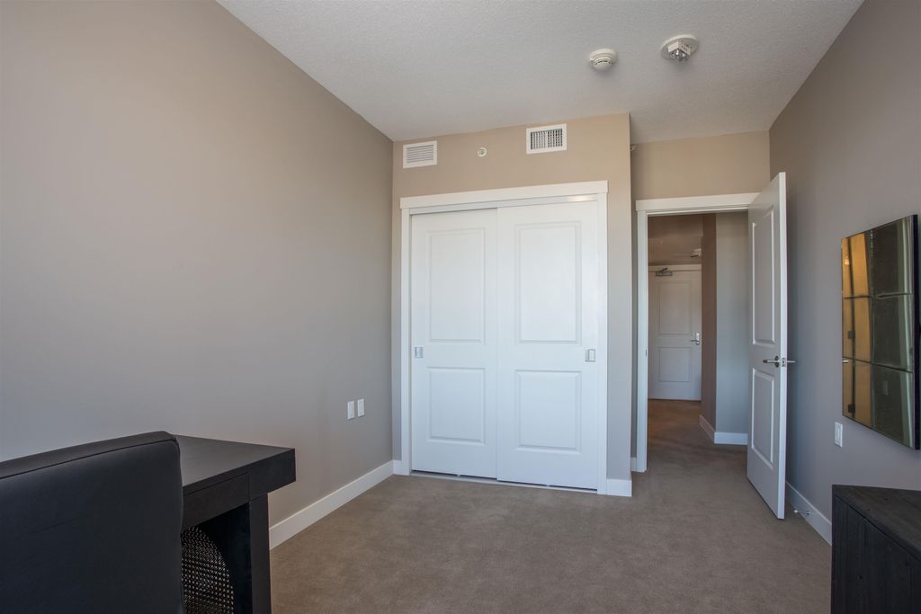 listing image 1102460789465575090