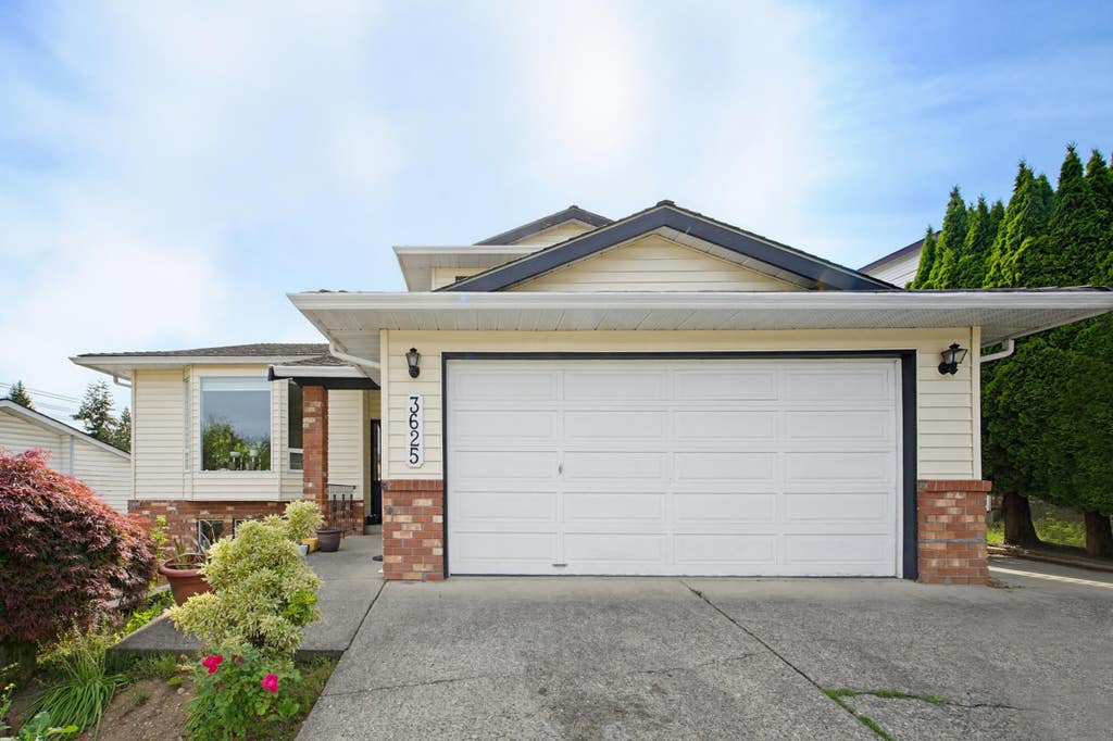 Photo of 3625 Nootka Street, Abbotsford, BC V2T 5A2 (MLS # R3128419)
