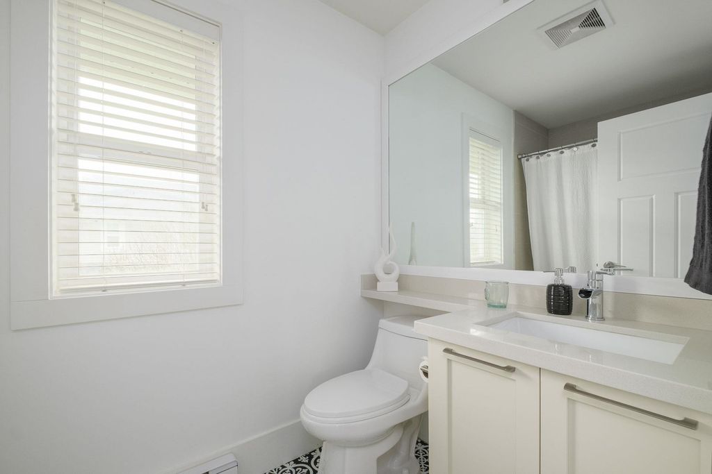 listing image 1100168420734200890