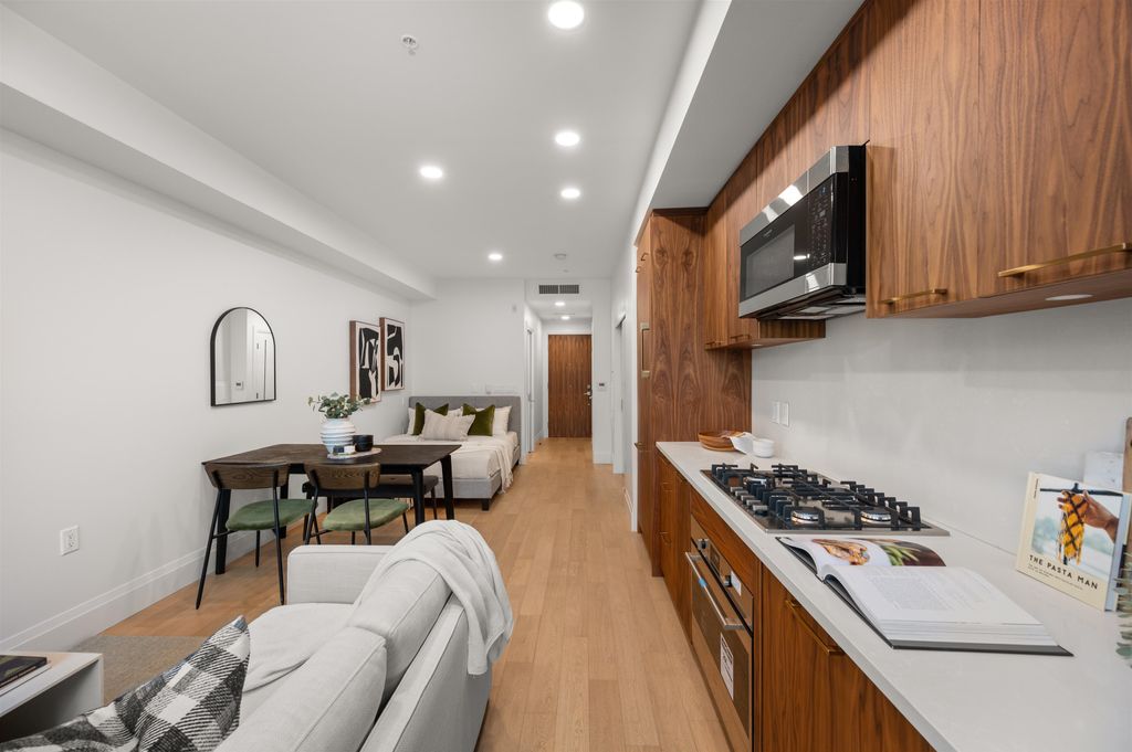 listing image 1103349205340177478