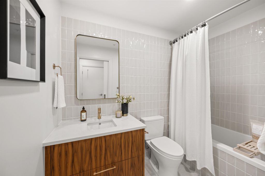 listing image 1100626186681896932