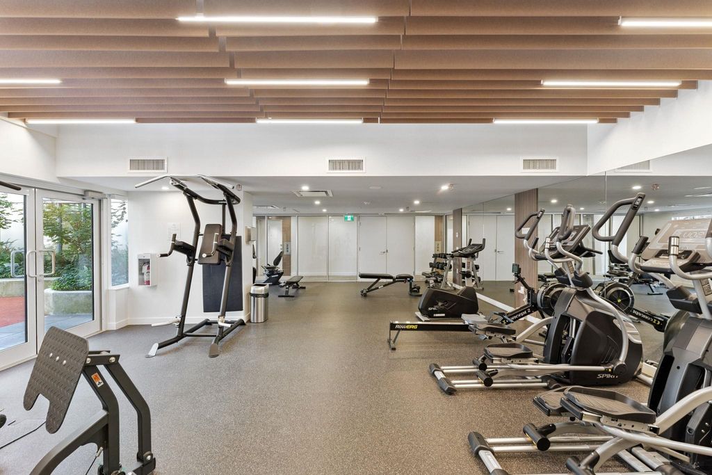 listing image 1104323557487781852