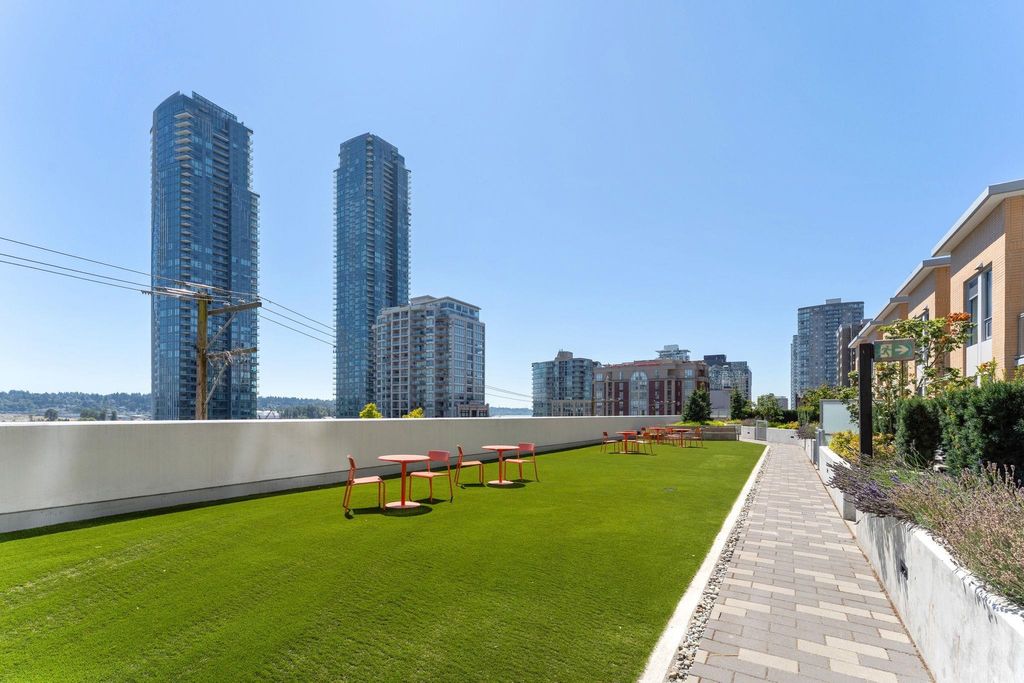 listing image 1100102229273274431