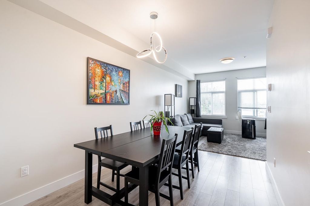 listing image 1103405374568318763