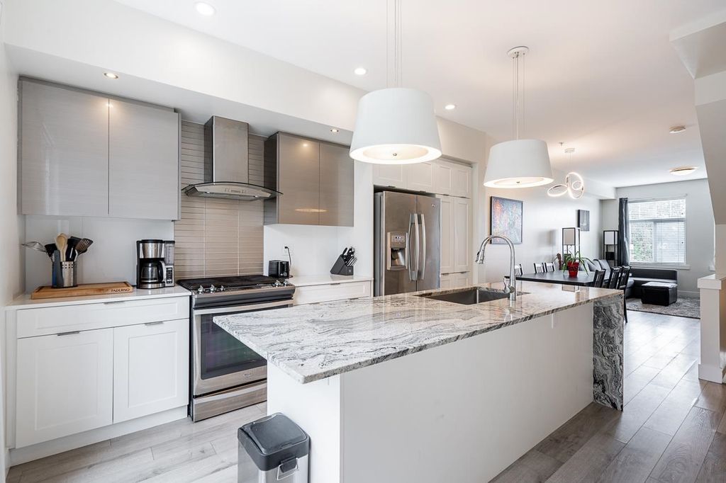 listing image 1103316540576387156