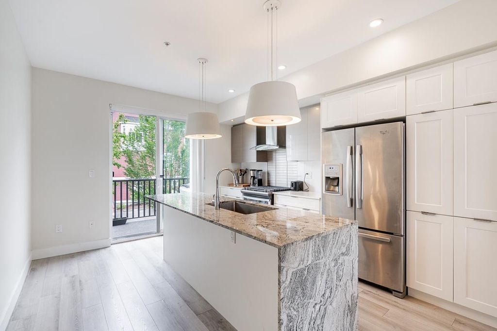 listing image 1105881689989510177