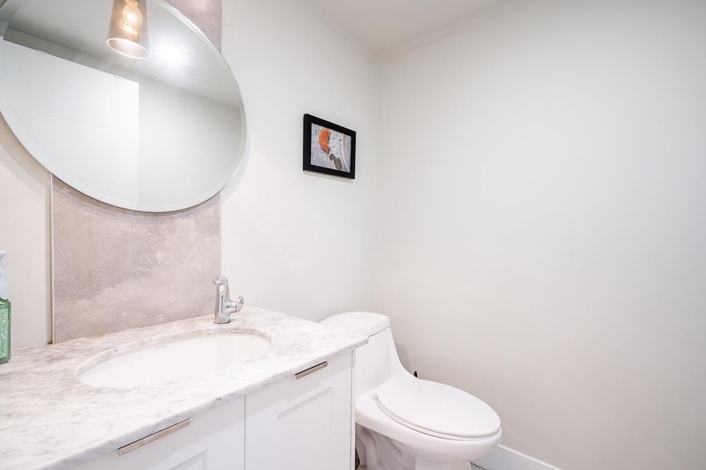listing image 1103507174809573755