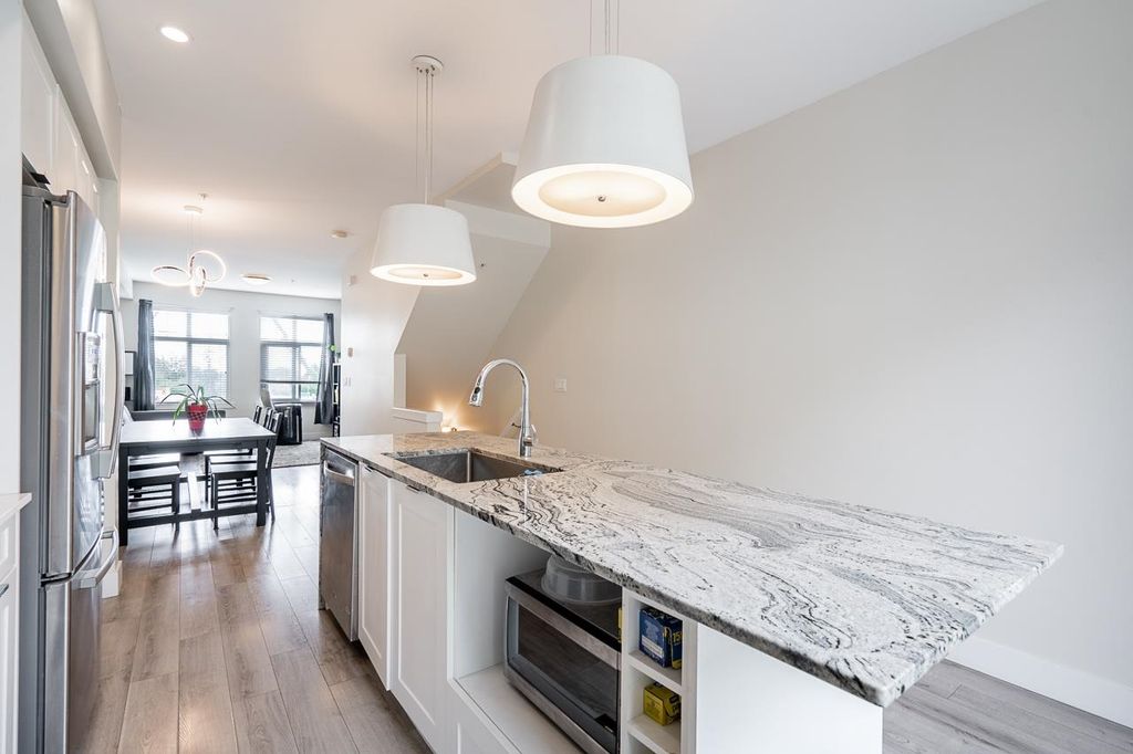listing image 1100182440014423701