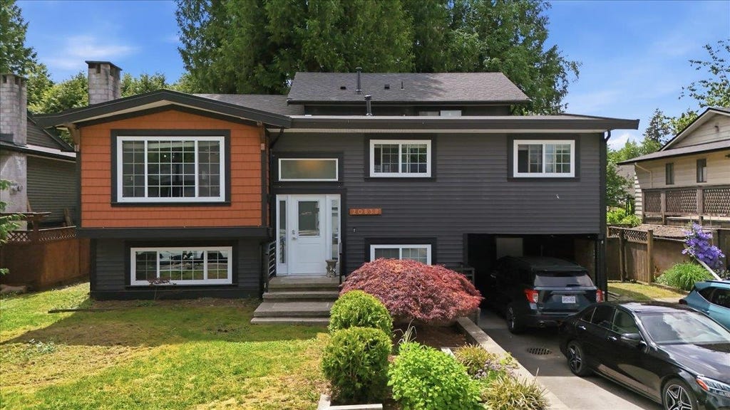 Photo of 20838 117 Avenue, Maple Ridge, BC V2X 7S8 (MLS # R3150803)