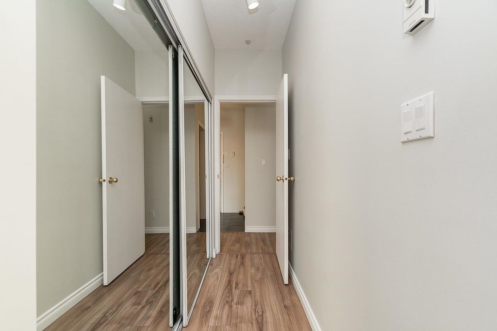 listing image 1104471512114440987