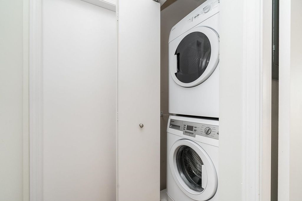 listing image 1106858922725669325