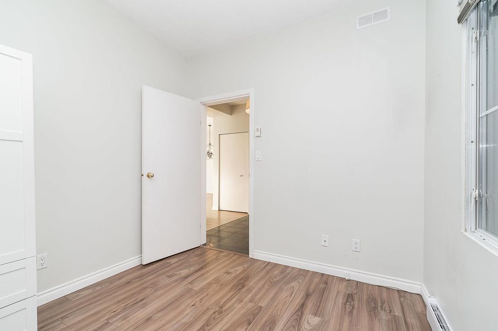 listing image 1105191626384041504