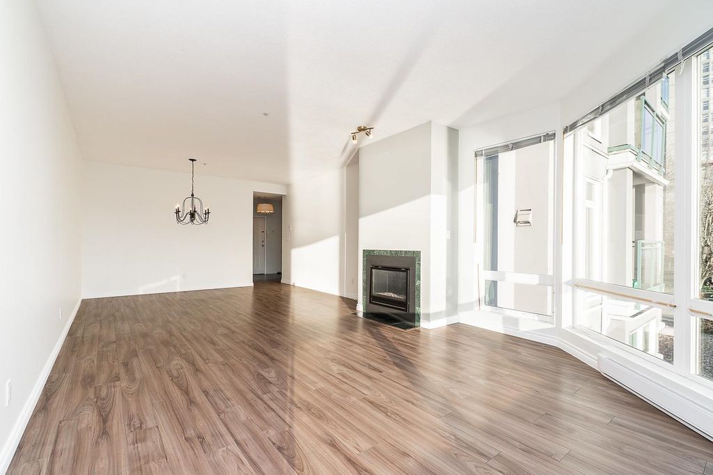 listing image 1100960791599563912