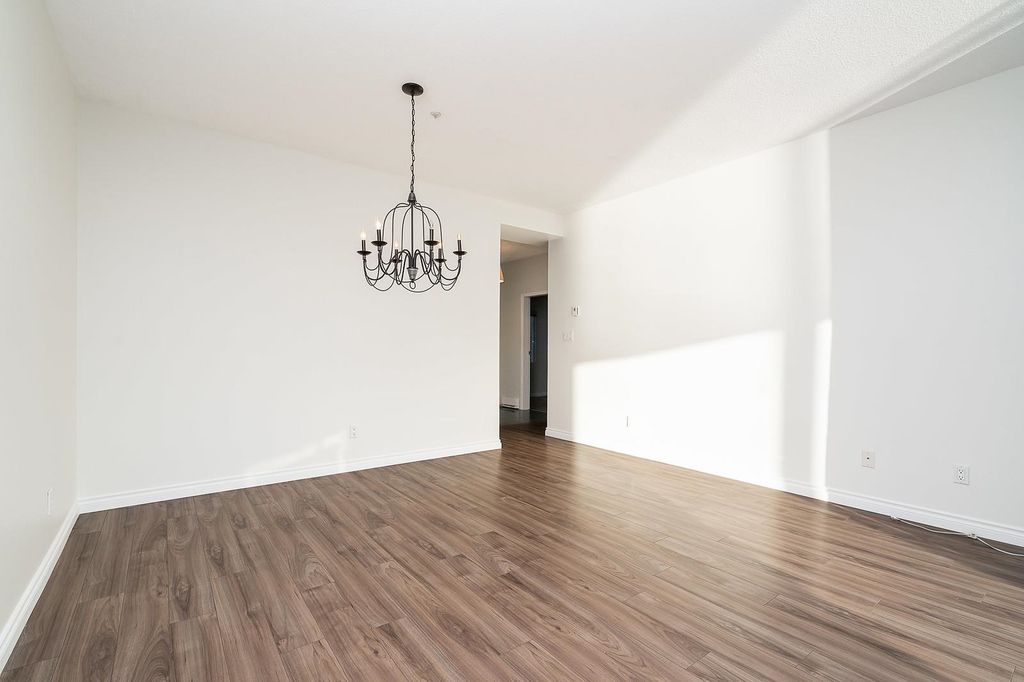 listing image 1105655335382310545