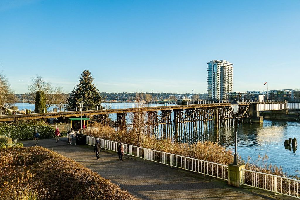 listing image 1109903696216431624