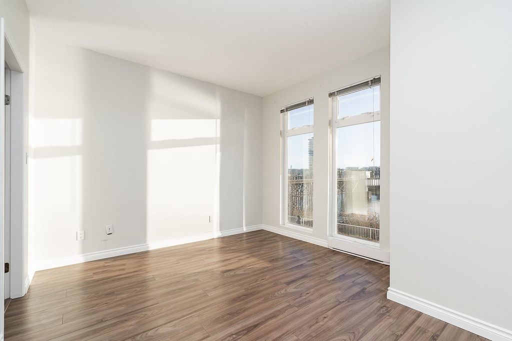 listing image 1107908210519323325