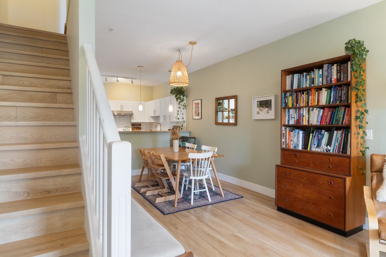 4458 Albert Street 210