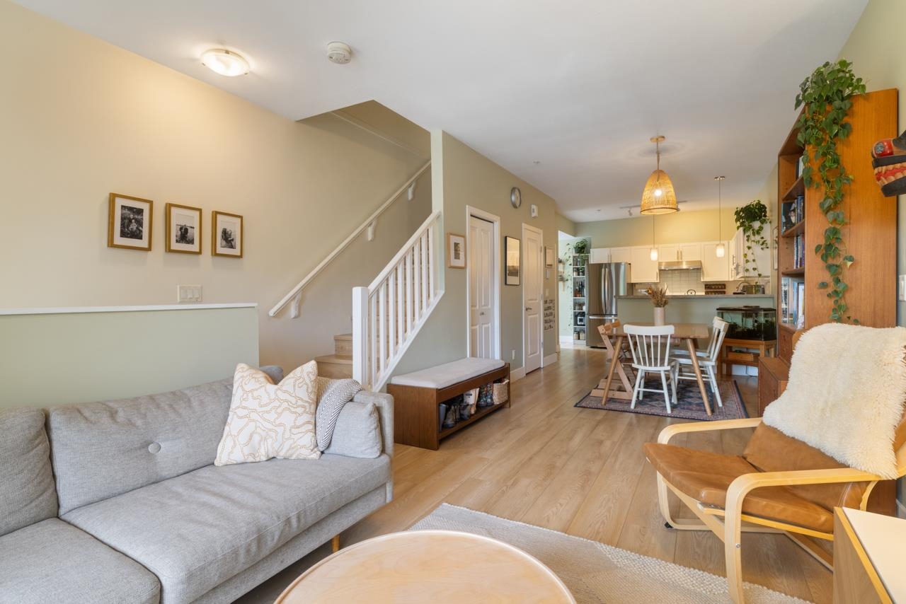 4458 Albert Street 210