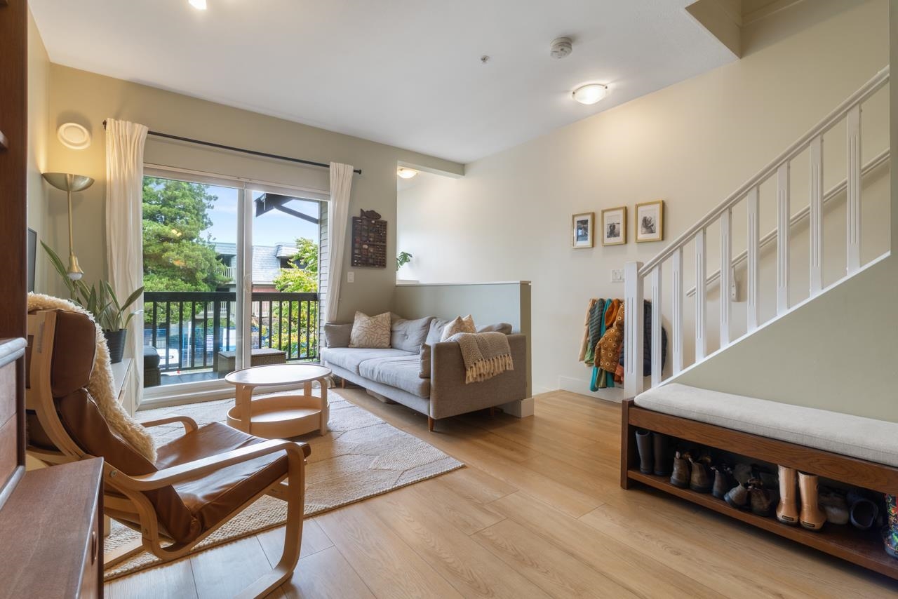 4458 Albert Street 210