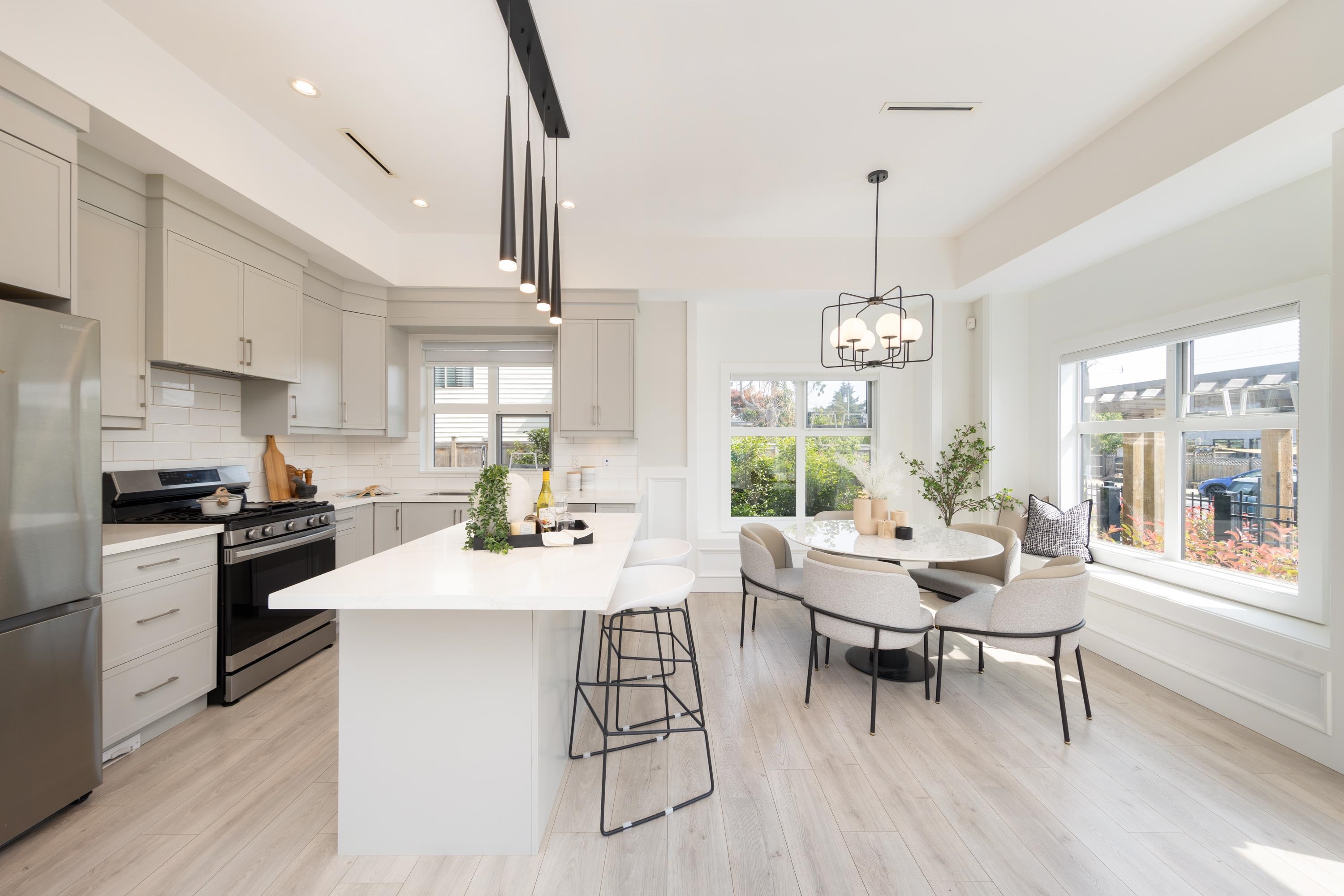 9899 Steveston Highway 5