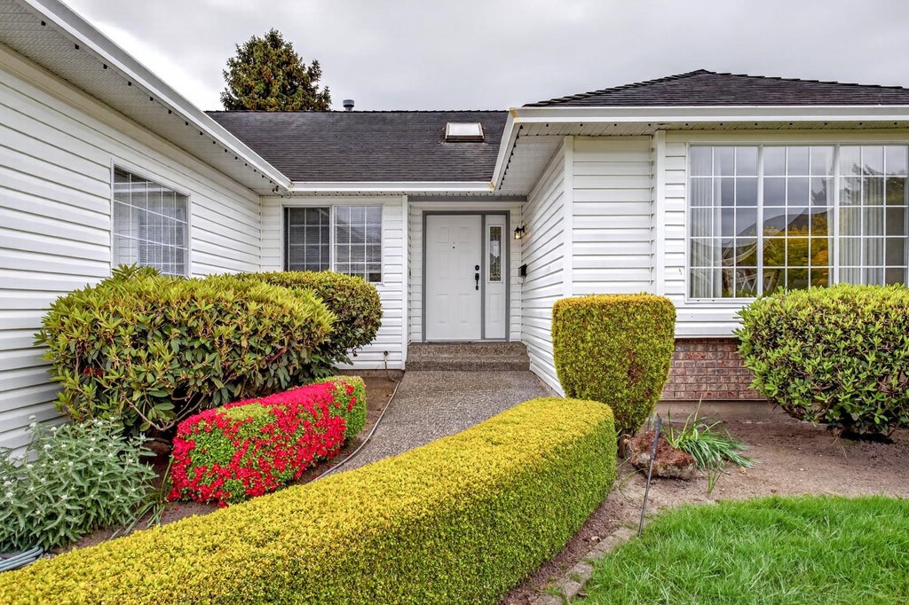 Photo of 15320 29th Avenue, Surrey, BC V4P 1G5 (MLS # R3147305)