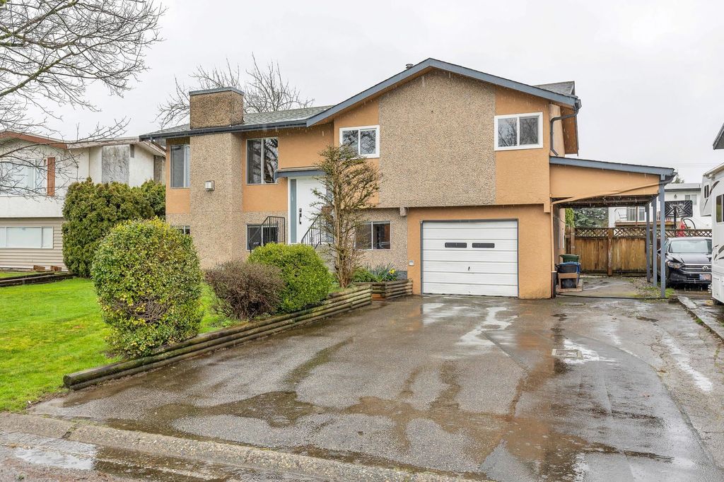 Photo of 46428 Angela Avenue, Chilliwack, BC V2P 7B3 (MLS # R3095536)