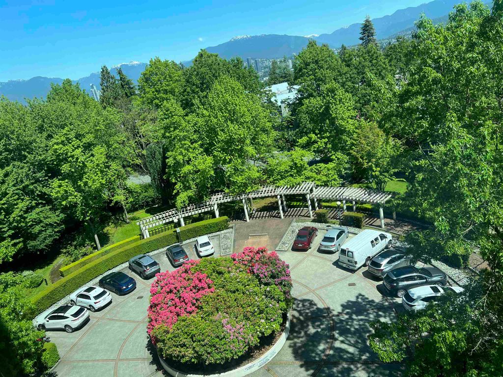 listing image 1100379003061596038