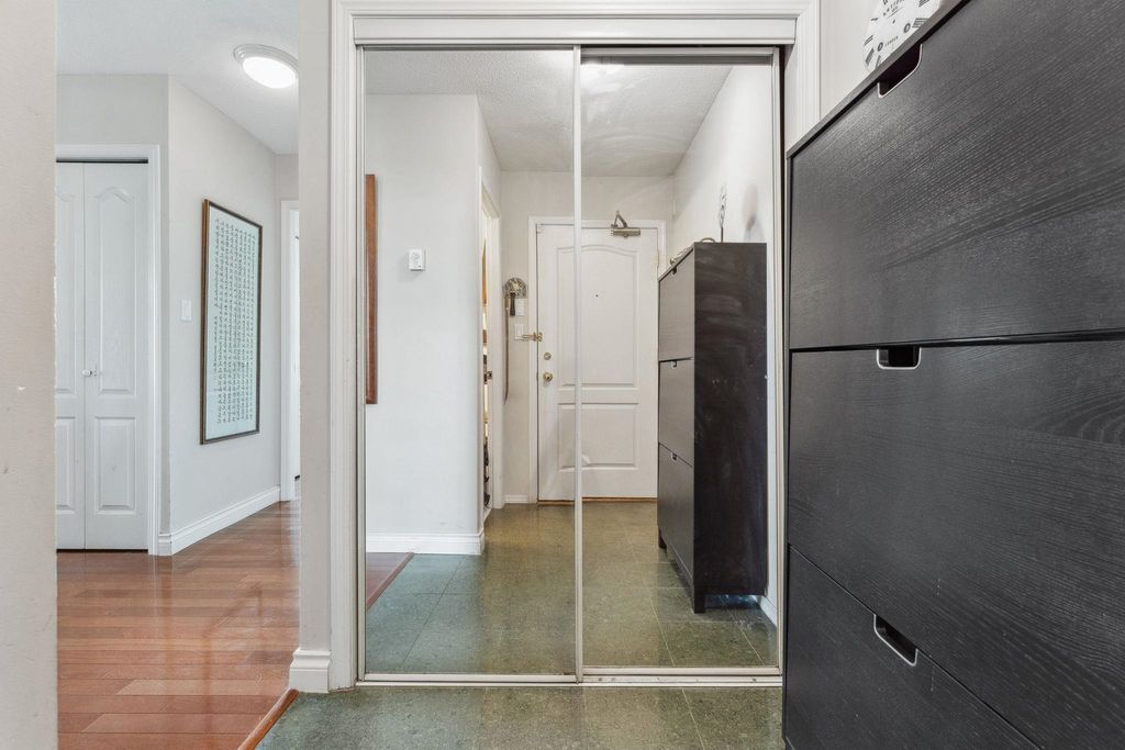listing image 1107426367056623994