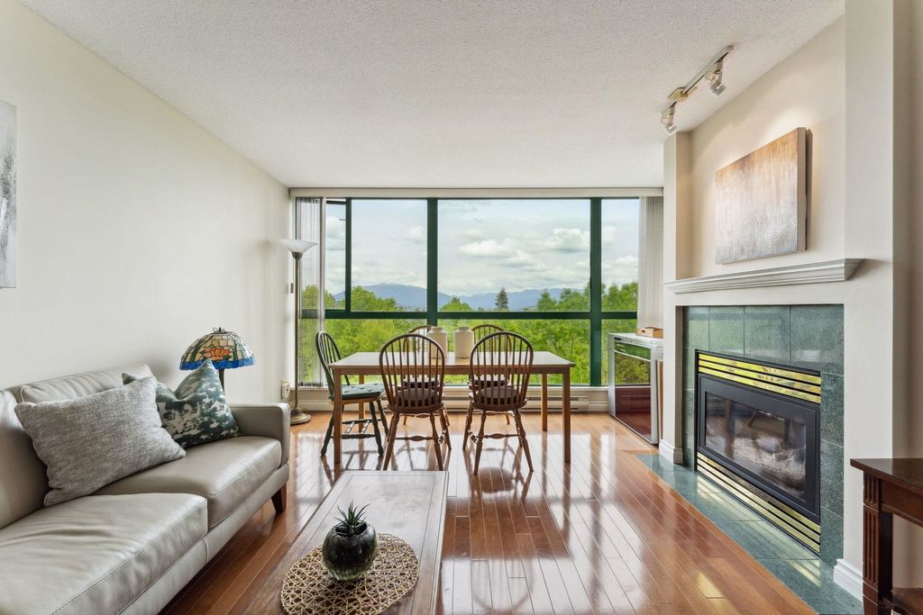 listing image 1104436427410088470