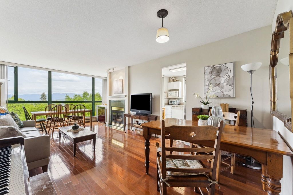 listing image 1108120313042619232