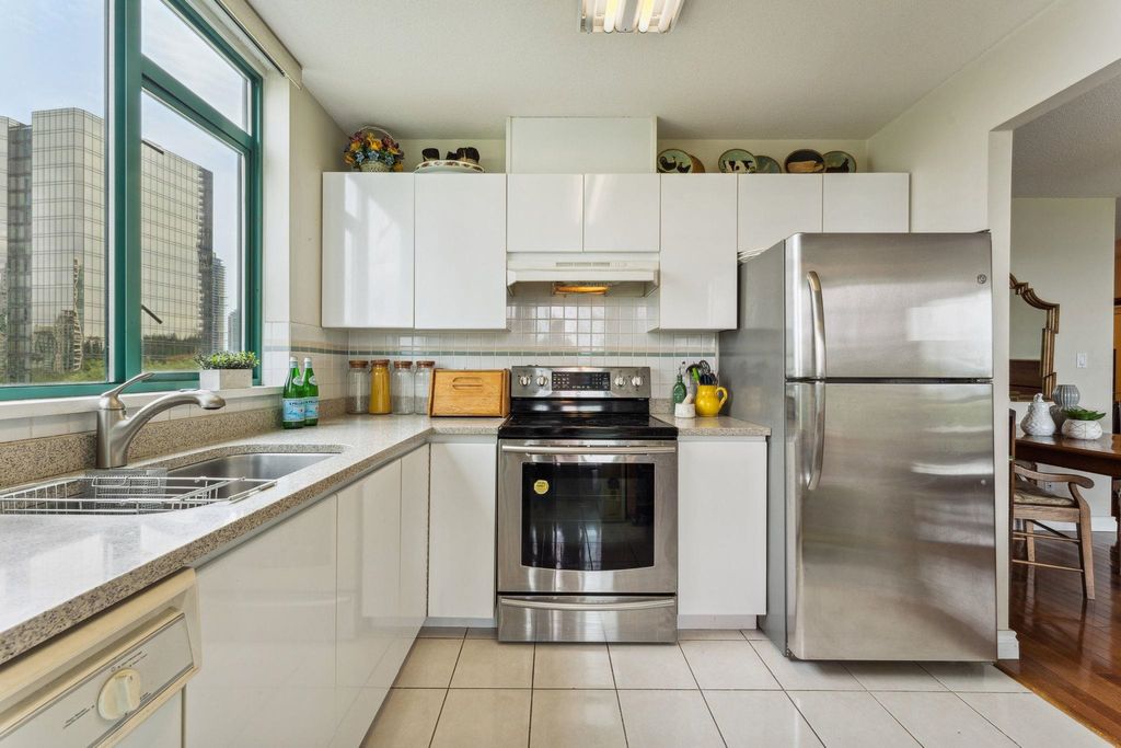 listing image 1108193041047484412