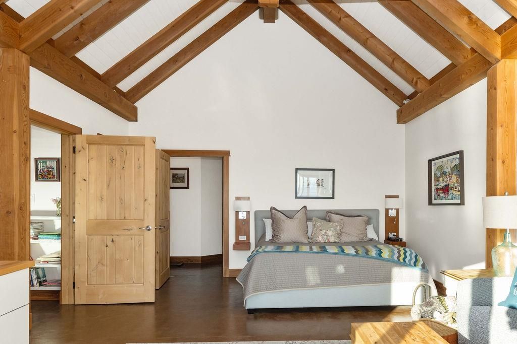 listing image 1102539117185960964