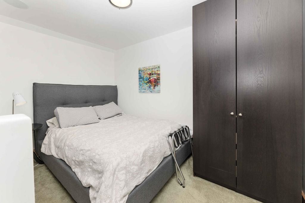 listing image 1108213763837472781