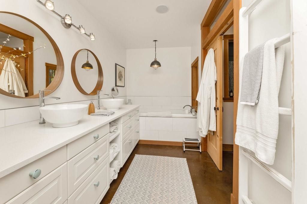 listing image 1100593791763569559