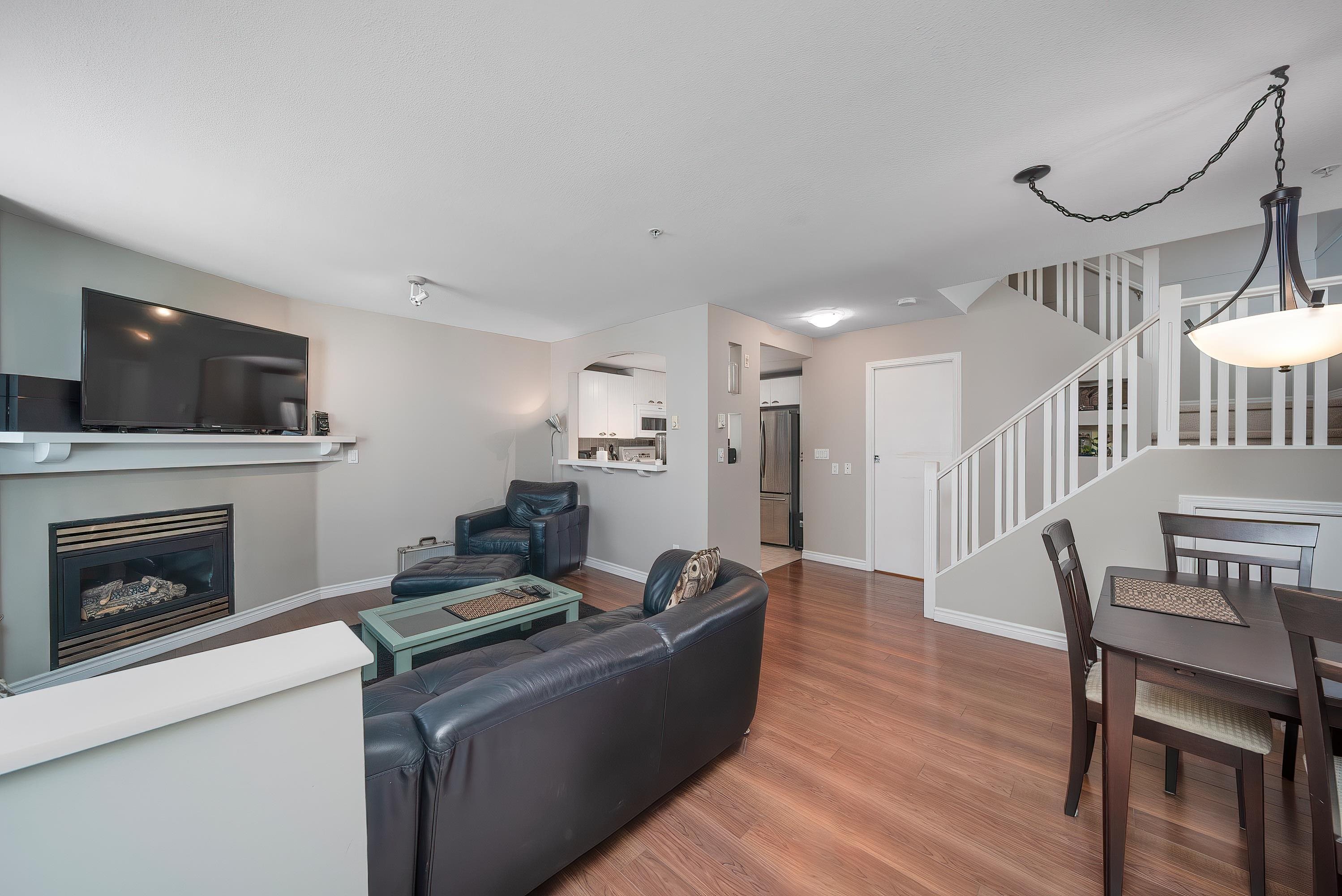 1015 Lynn Valley Road 15