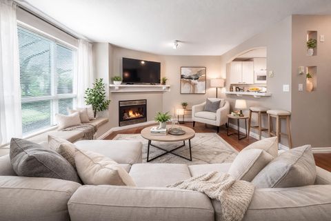 1015 Lynn Valley Road 15 North Vancouver BC V7J 1Z6