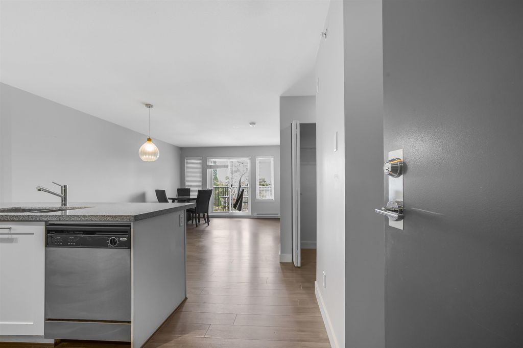 Photo of 12075 Edge Street #418, Maple Ridge, BC V2X 9E6 (MLS # R3131649)