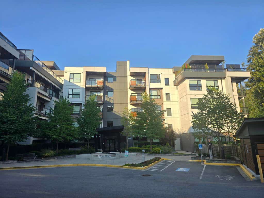 Photo of 3182 Gladwin Road #205, Abbotsford, BC V2T 0K8 (MLS # R3152633)