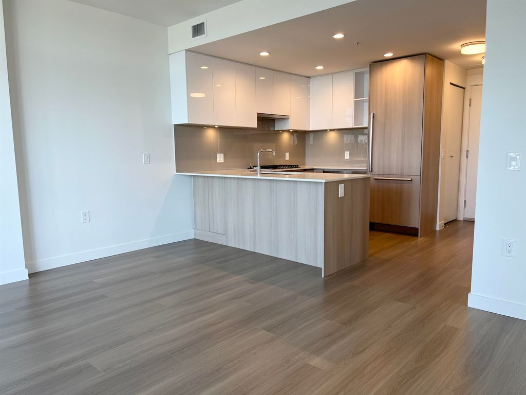 listing image 1101875128108311369