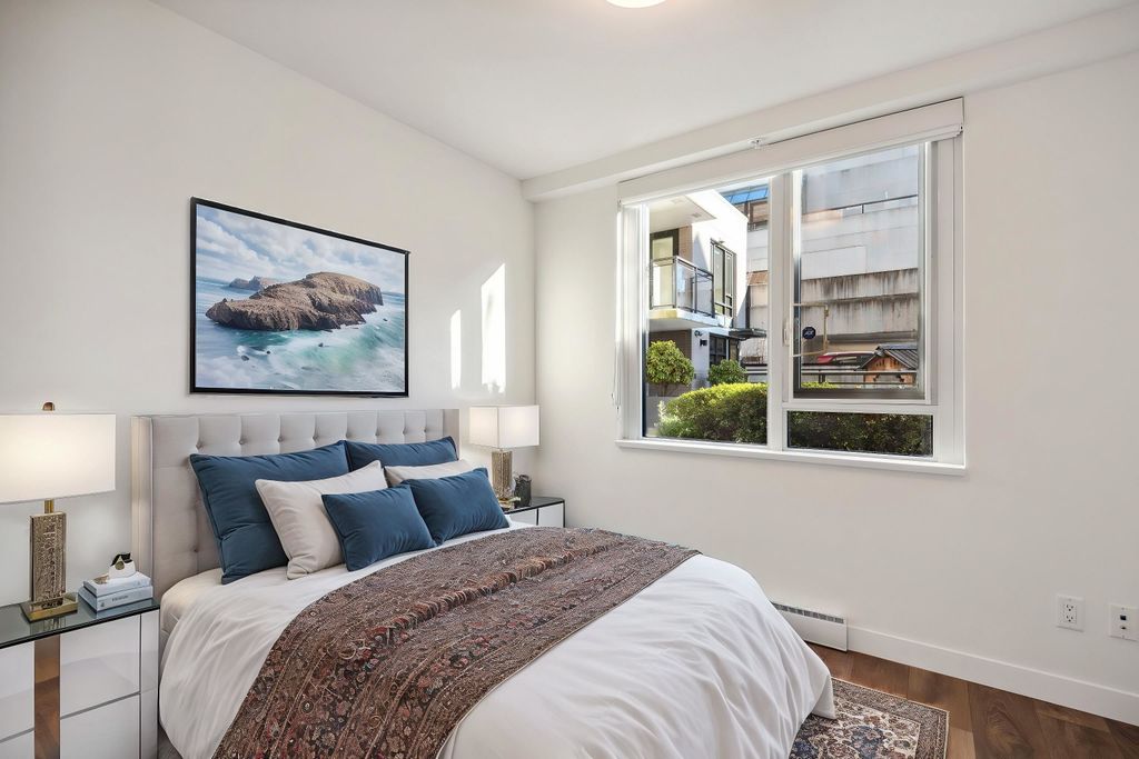 listing image 1104423495572208036